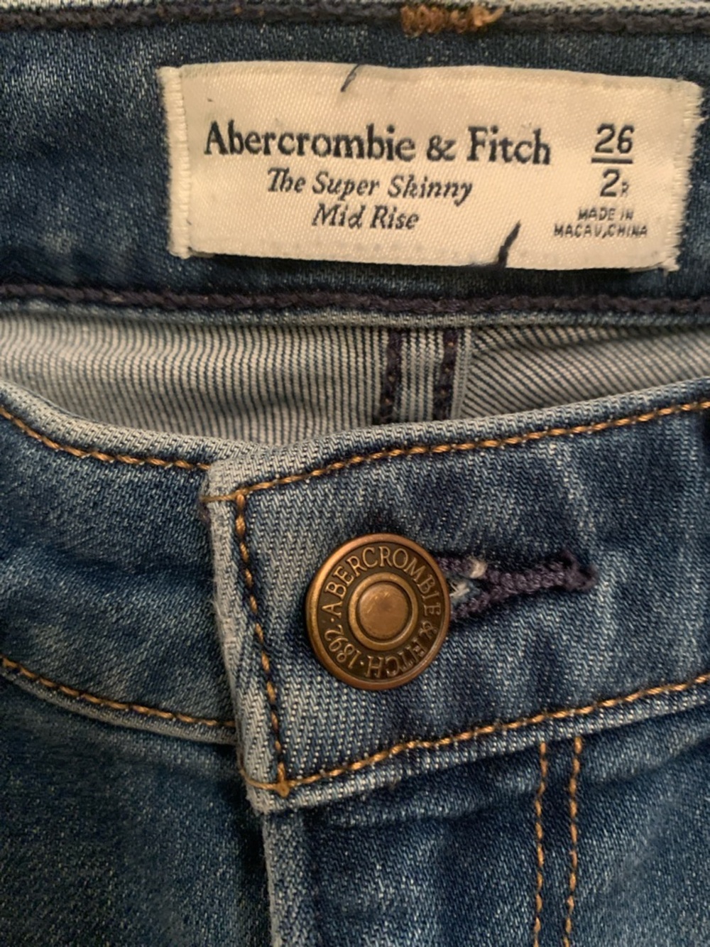 Abercrombie & Fitch Medium Blue Distressed Skinny Jeans Mid Rise 26/2R Ripped - Picture 9 of 9